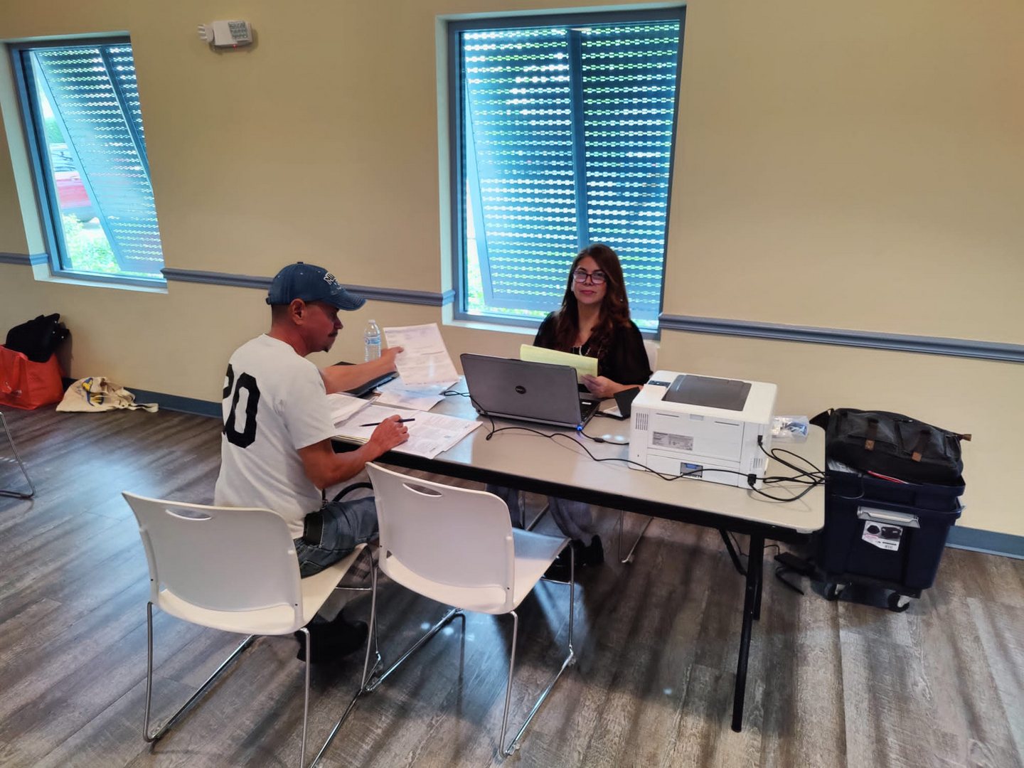Volunteer assisting a taxpayer